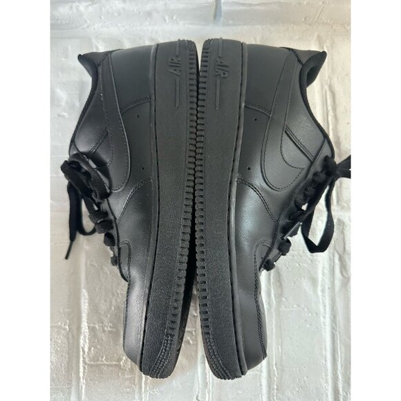 Nike Air Force 1 07’ Sneakers Mens 10.5 Triple Black Low Top - Picture 5 of 14